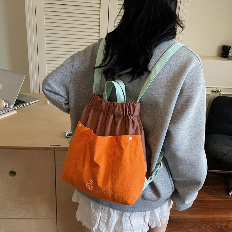 Summer new foreign style texture trend fashion personality small backpack 2025 simple women niche design backpack