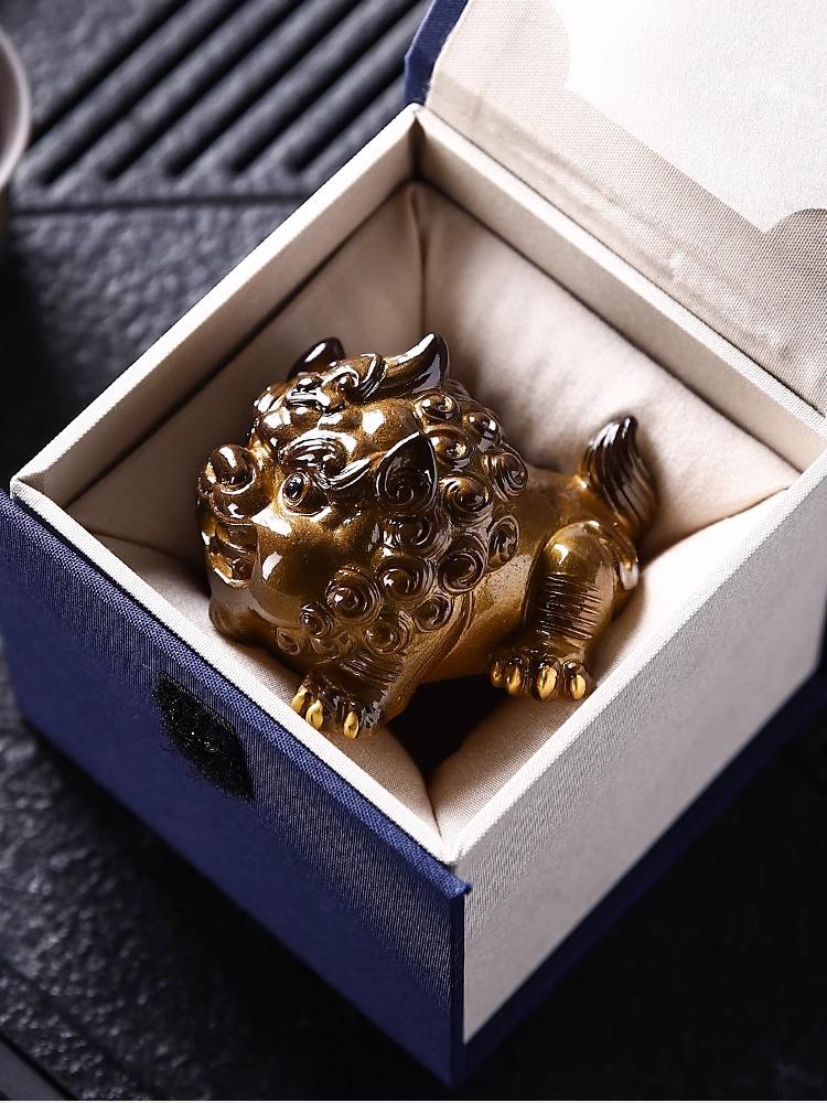 Auspicious Pixiu Color-Changing Tea Pet Ornament for Wealth, Kung Fu Tea Set Accessory, Tea Tray/Table Decoration, Nourishable with Water.