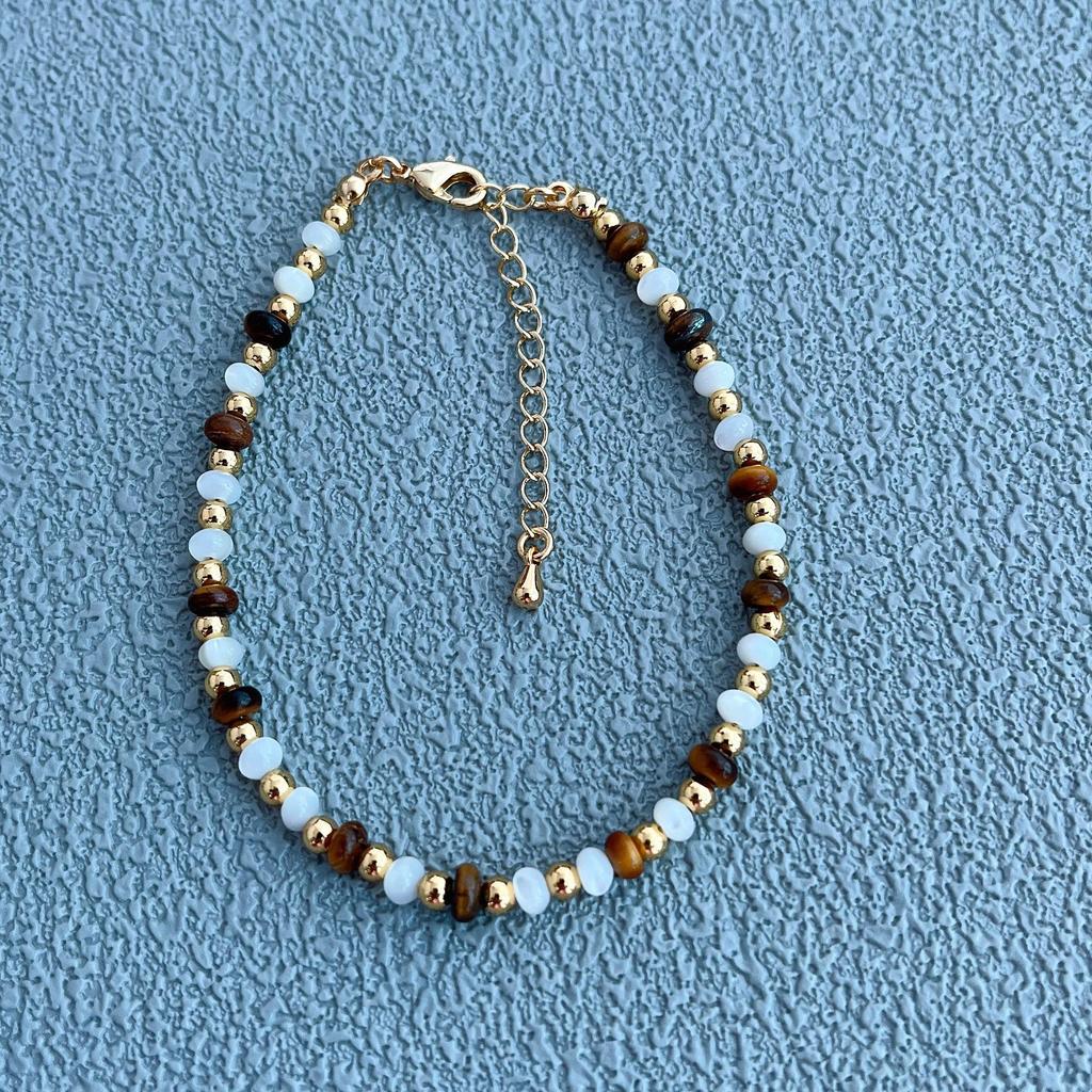 Tiger Eye & Mother-of-Pearl Beaded Choker Necklace for Women - Elegant Clavicle Chain with a Sweet & Cool High-End Style.