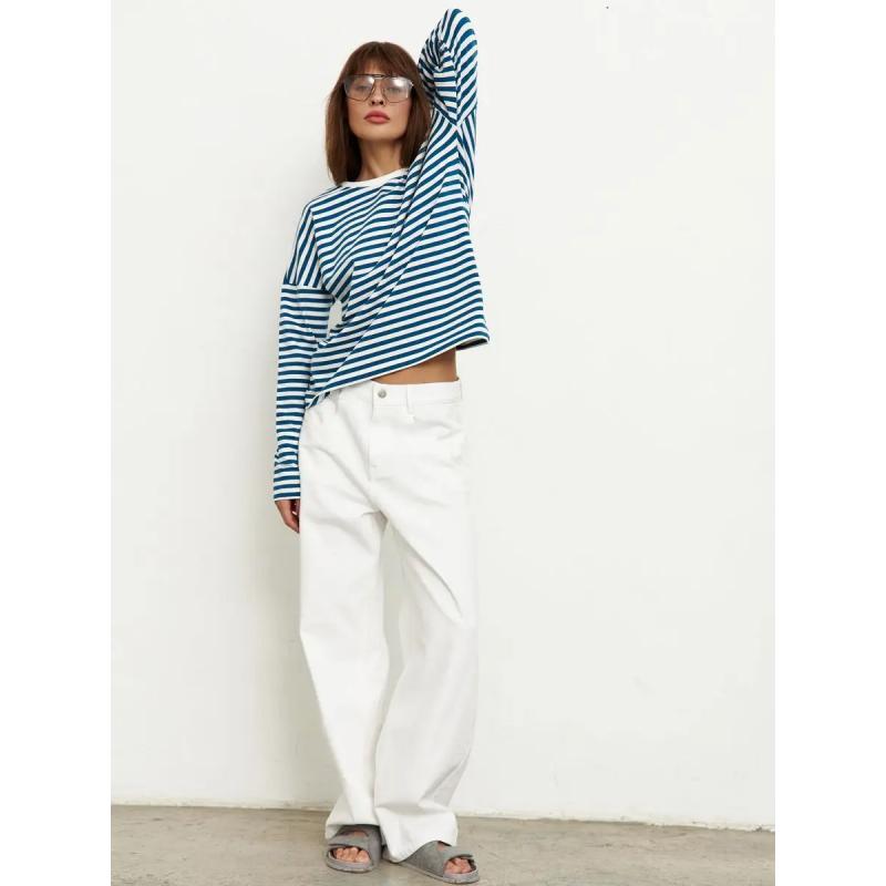 T-shirt da donna a maniche lunghe minimalista, tessuto morbido di alta qualità, silhouette ampia e squadrata per il comfort di tutto il giorno