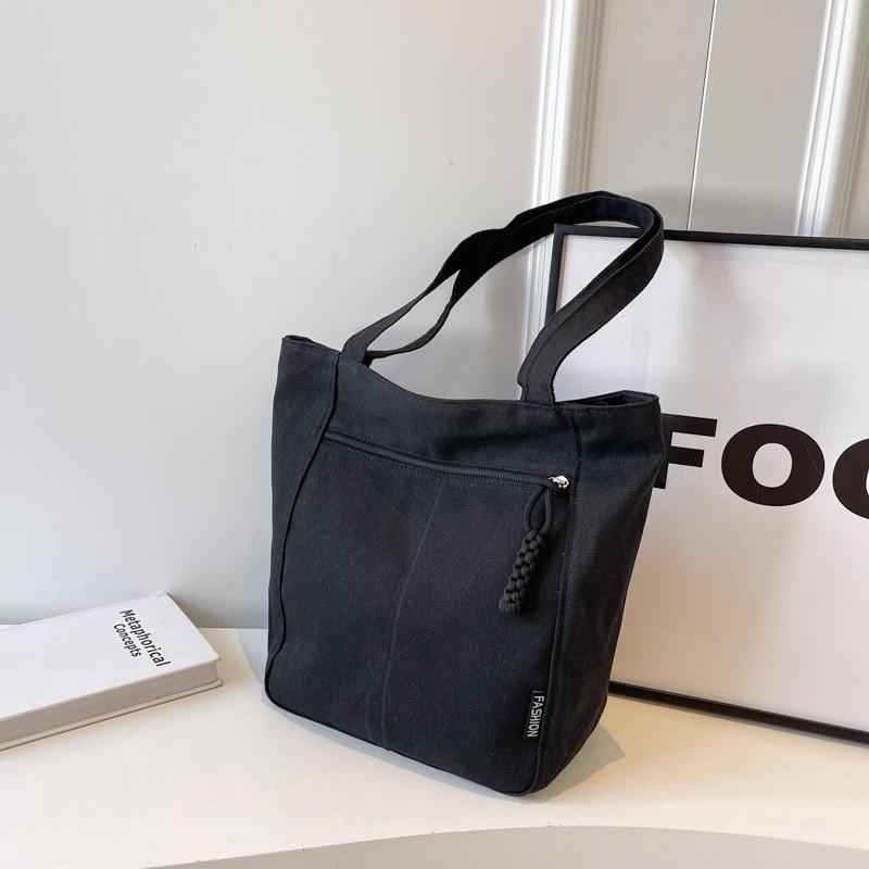 Stylish Lightweight Large Capacity Commuter Tote Bag For Women Trendy Canvas Shoulder Bag