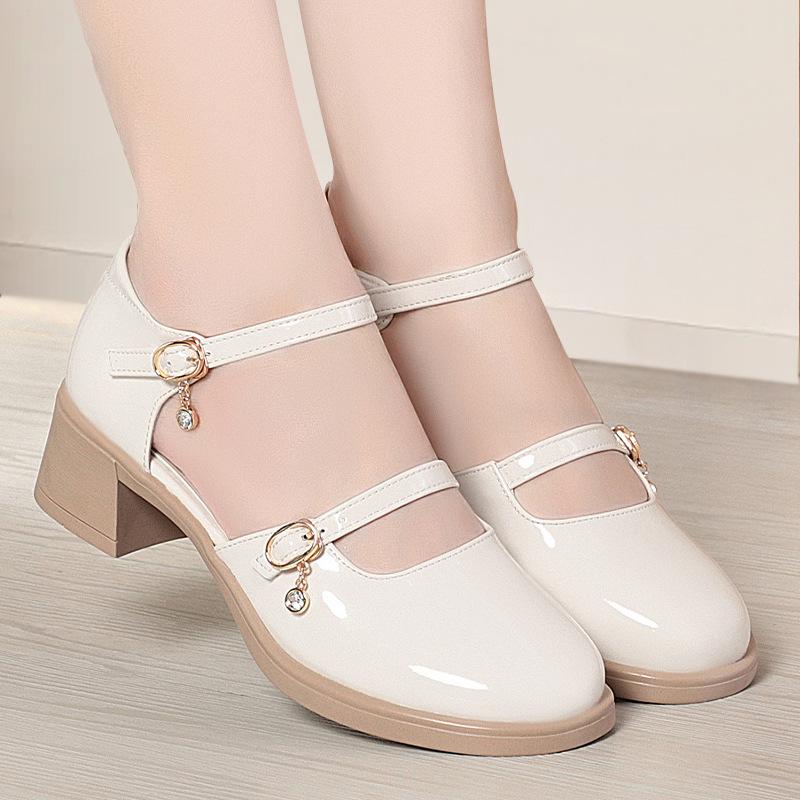 Women's Single Shoes with A Buckle and Medium Heels Summer Small Leather Shoes with Thick Heels Gentle Style Closed Toe Sandals