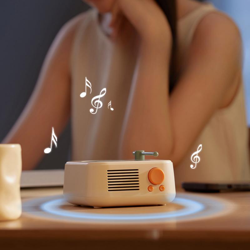 1Pc Bluetooth Speaker  Card Stereo Outdoor Simple Mini USB Charging Portable Speaker