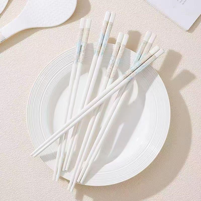 Jingdezhen Blue and White Bone China Porcelain Chopsticks - Anti-mold, Simple Household Design 1 Pair