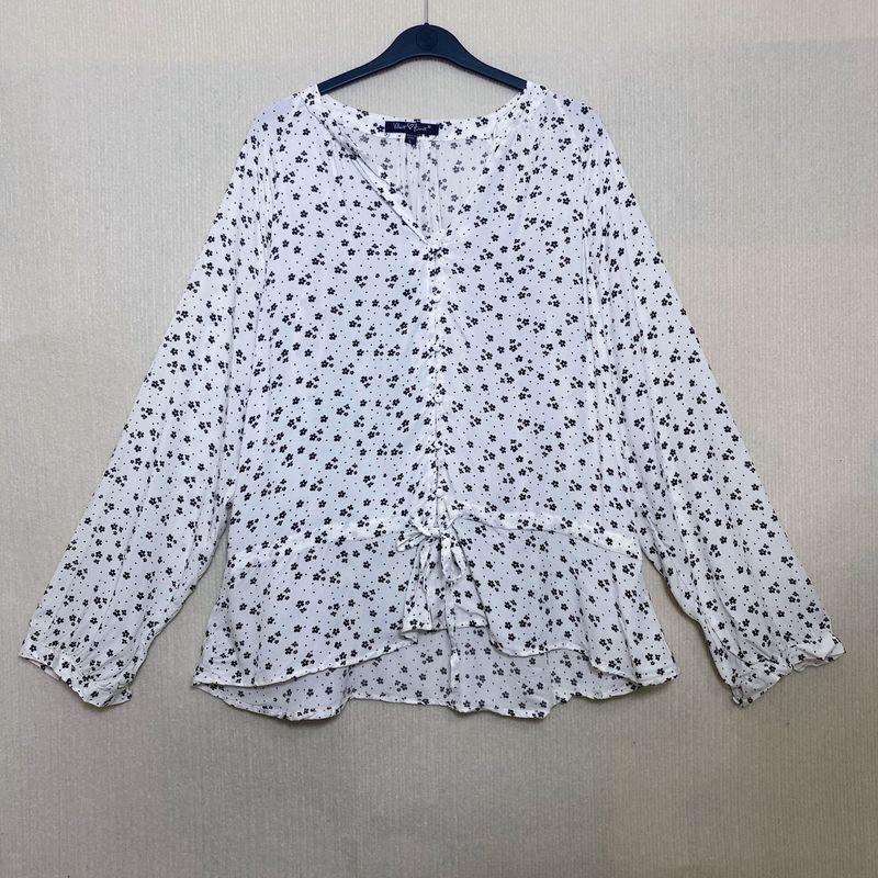 

Export Export Fashion Original Order Leftover Stock Artificial Silk Print V-neck Long Sleeve Shirt Women s Pull-Belt Waist-Tight and Stylish Black and White Print XL