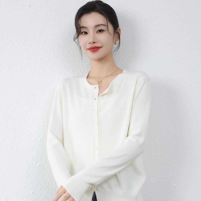 Autumn Women's Round Neck Wool Blend Cardigan Knitwear