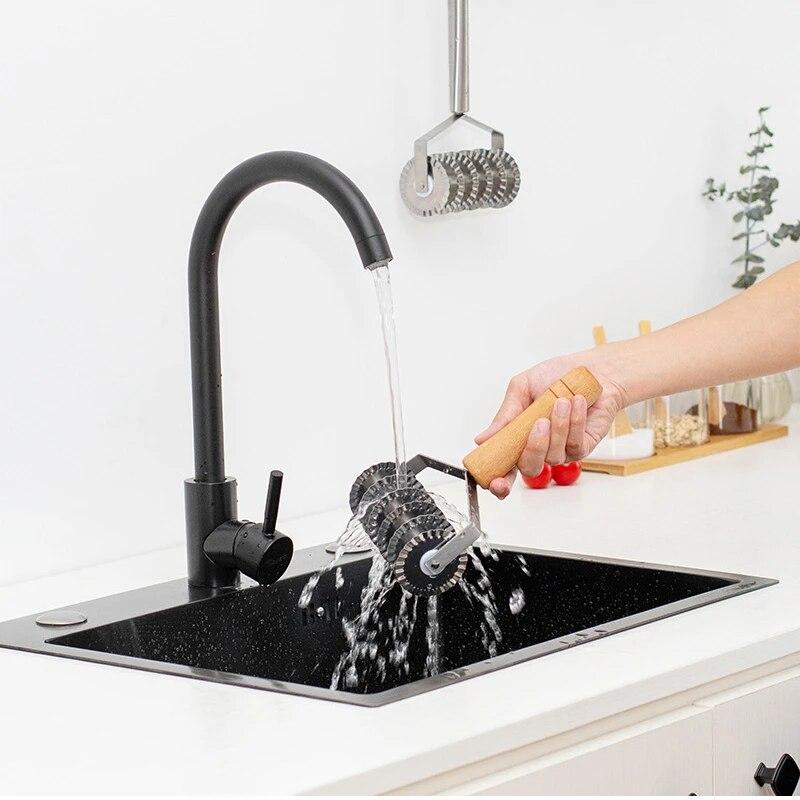 Ręczna drewniana rączka urządzenie do robienia makaronu szalotka krajalnica do robienia makaronu ze stali nierdzewnej maszyna do robienia makaronu pizza wałek do ciasta nóż gadżety kuchenne