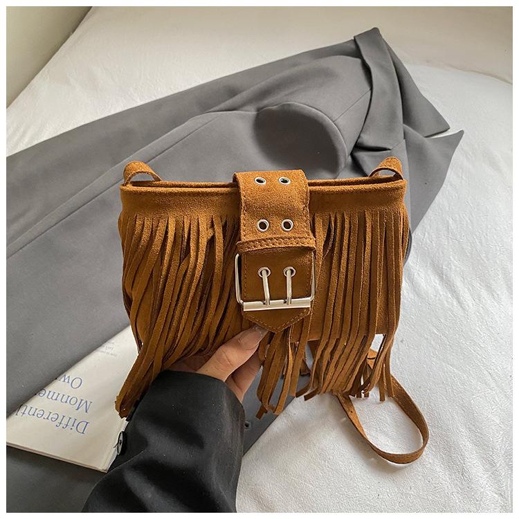 Niche fringed bag women's 2025 new high-end versatile suede shoulder messenger bag casual retro commuter bag