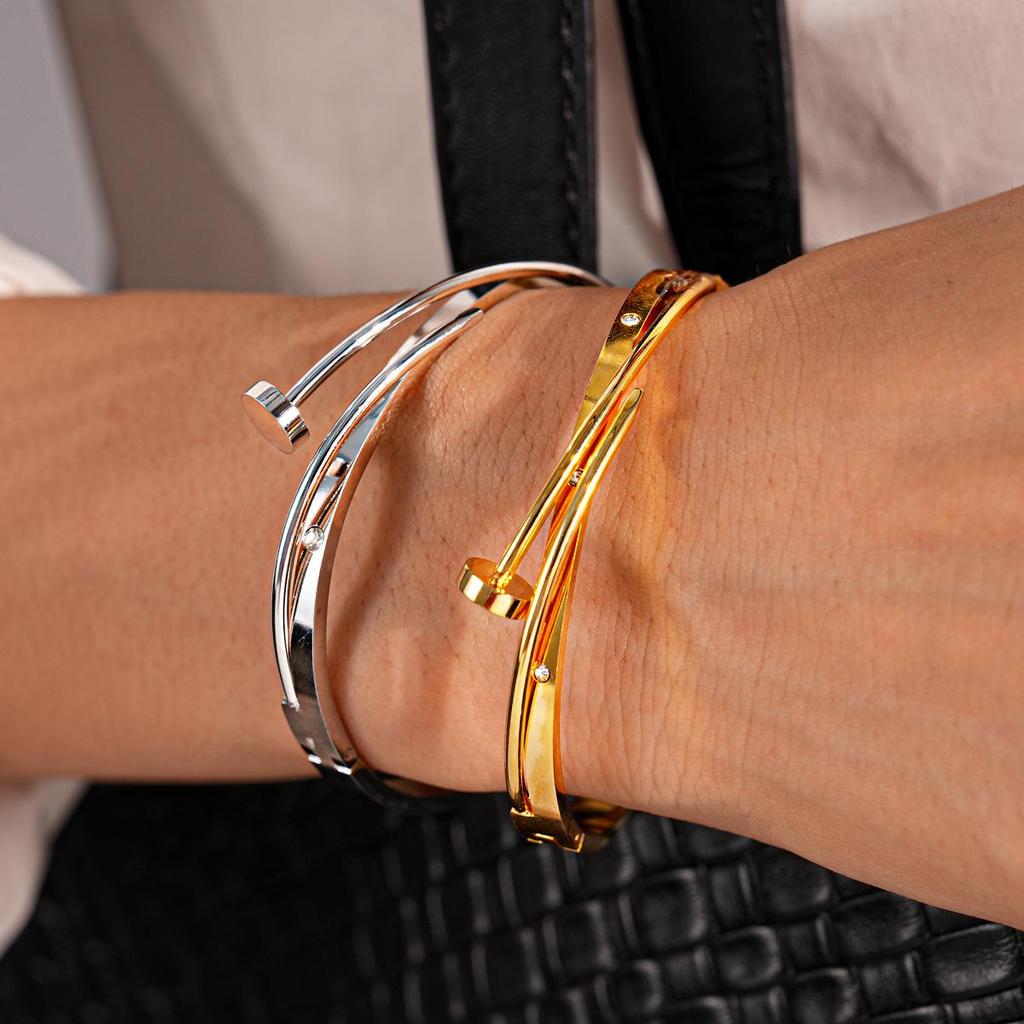 Elegant Stainless Steel Open Bangle: Simple Fashion Temperament Bracelet for Women