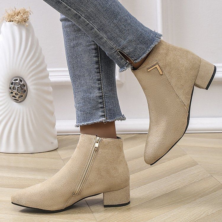 Short Boots Women's Low-heeled Pointed Short Boots Women's Boots 2025 Autumn and Winter New Fashion Versatile Thick-heeled Martin Boots Women