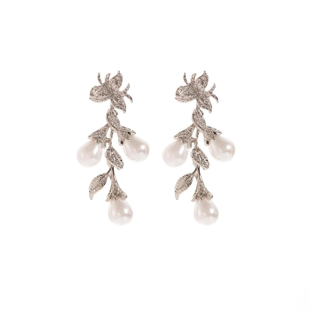 High-End Silver Needle French Pearl Flower Drop Earrings with Fashionable Leaf Design