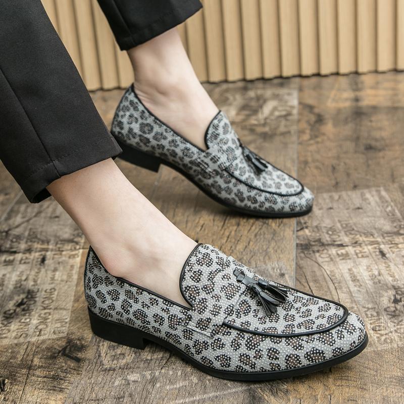 Fashion Summer New Fashion Slip-on Casual Leather Loafers Men Large Size Business Formal Casual Shoes Wedding Dating Party Pointed Shoes