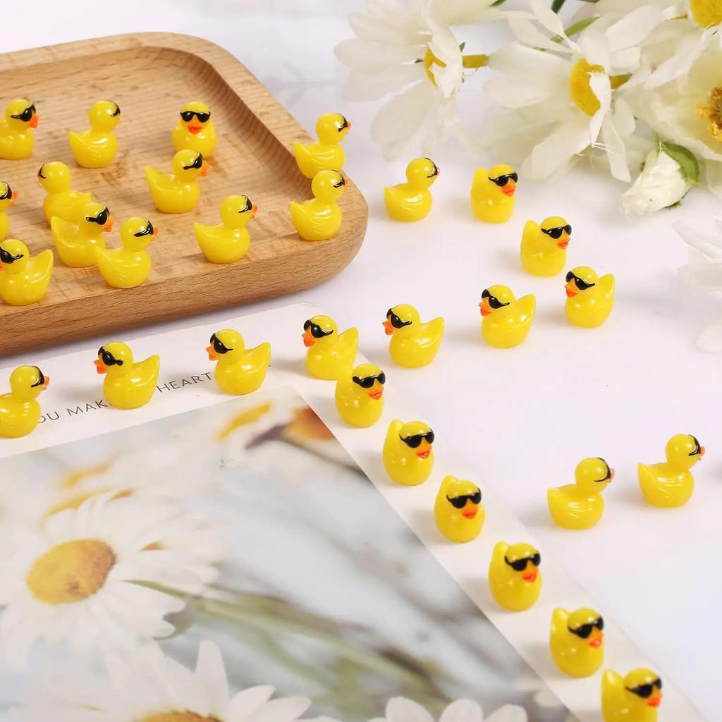 50 Stück Mini Gelbe Enten Mit Brille Märchengarten Miniaturfiguren Ente Trägt Sonnenbrille Kawaii Heimzubehör Schreibtischdekoration