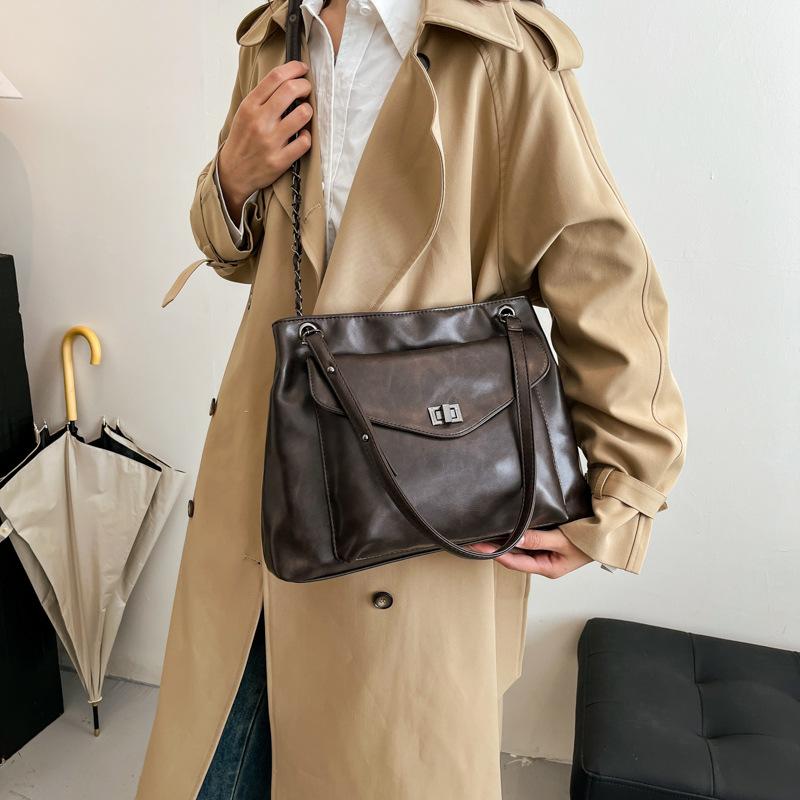 Patent Leather Bag Women's 2025 New Fashion Chain Tote Bag Soft Pu Casual Belt Compartment Women's Bag