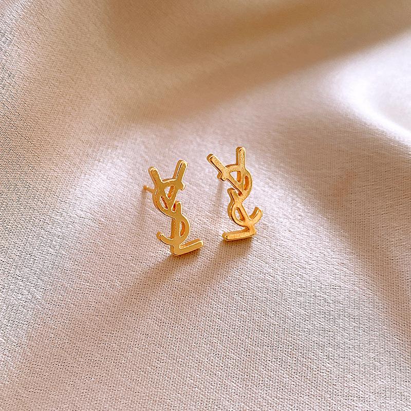 Light Luxury Letter Pendant Necklace Temperament Personalized Collarbone Chain Simple Commuter Item Decoration