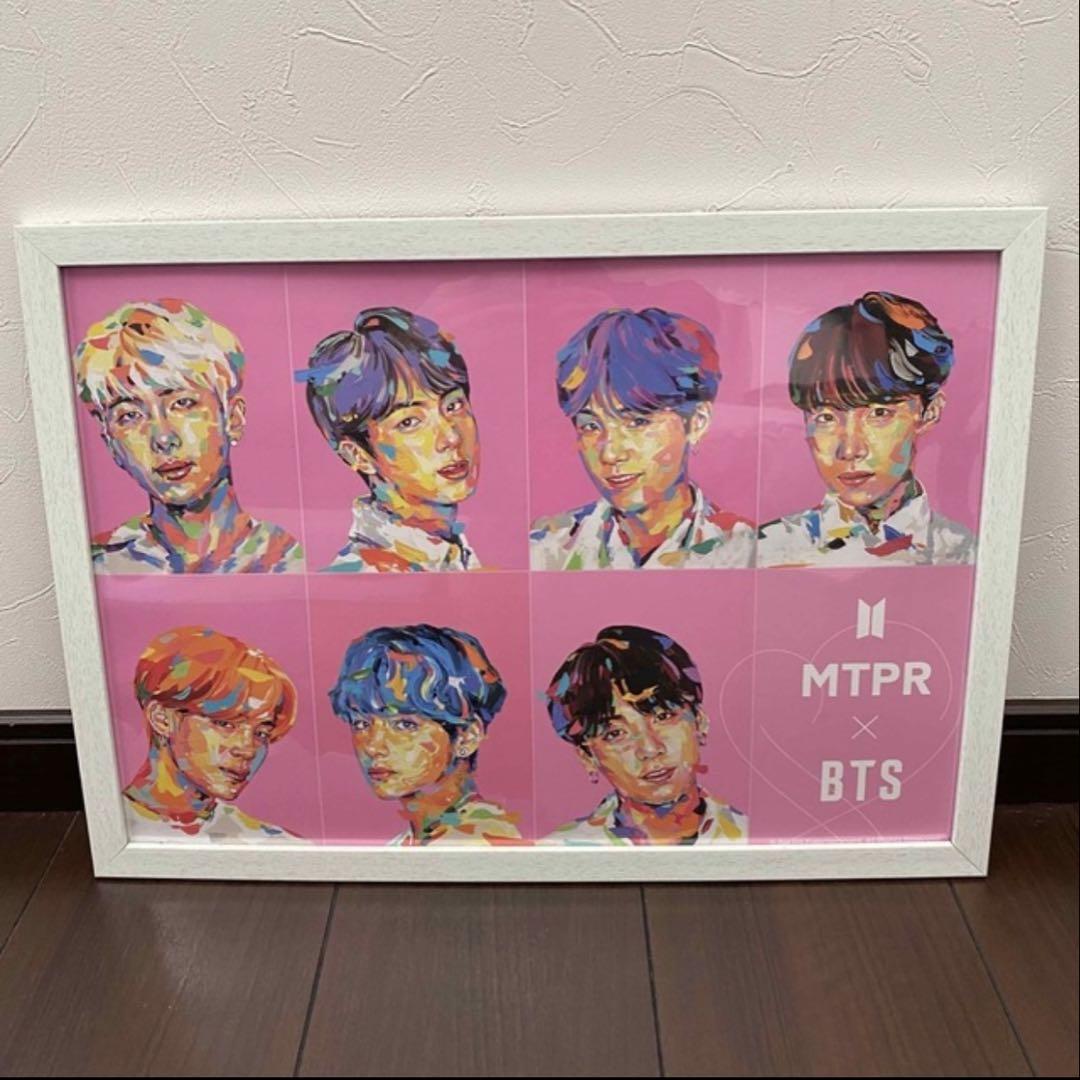 

[Б/У] Постер коллаборации BTS MTPR в раме