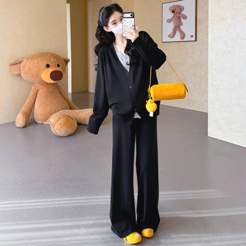 2026 Spring Maternity Casual Two-Piece Set: Button-Up Cardigan + Wide-Leg Pants Medium