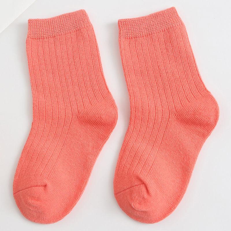 Frühling Herbst neuer Stil Kindersocken gekämmte Baumwolle farbige Süßigkeiten mittellange Baumwollsocken für Jungen Mädchen niedliche Studentensocken