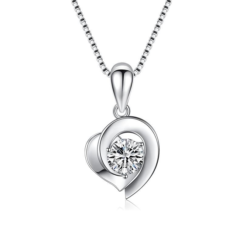 Love Heart Necklace for Women, Japanese and Korean Simple Peach Heart Pendant Collarbone Chain Neck Chain