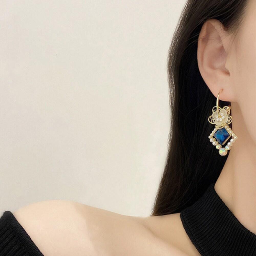 [S] Aurora Square Pearl Flower Earrings_Ih
