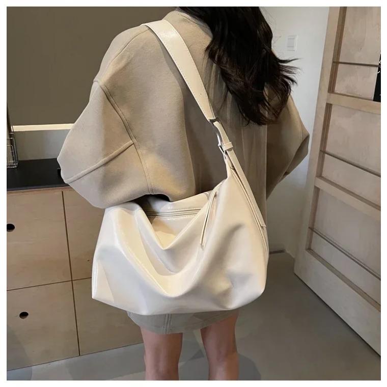 New Autumn Style PU Shoulder and Crossbody Bags Solid Shiny Zipper Large Capacity Versatile Bags