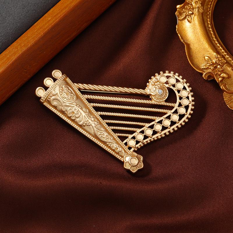 

Vintage Women Men Palace Style Birdcage Organ Gold Color Brooches Pins Unises Classic Metal Suit Office Badges Accessories