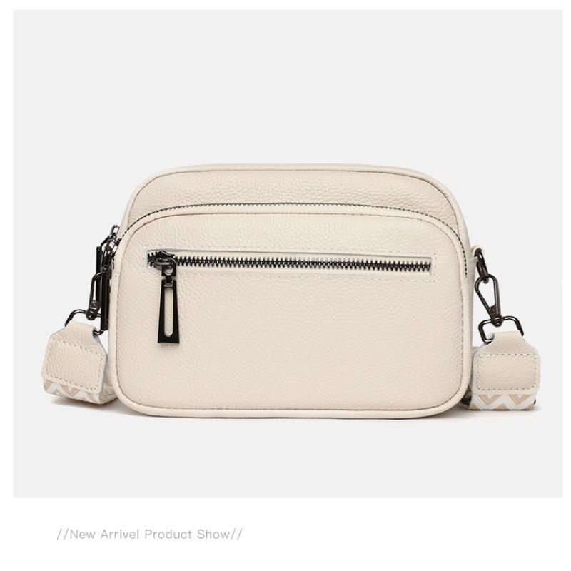 New Bag Women's Niche Fashion Messenger Bag Simple and Versatile Mommy Shoulder Armpit Bag Large Capacity Women's Bag