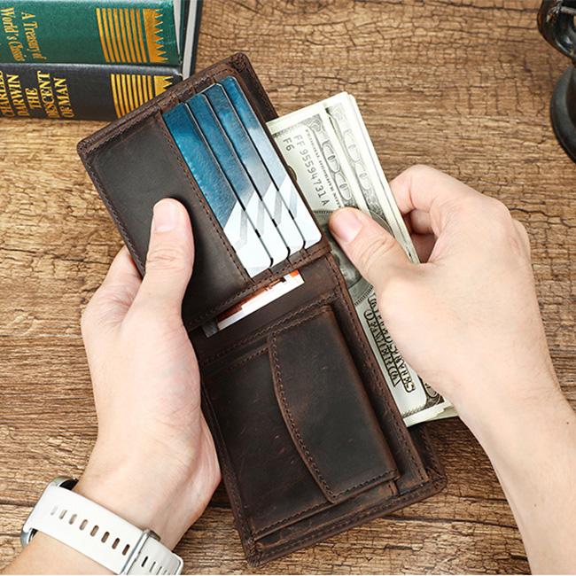 Vintage Genuine Crazy Horse Leather Men's Wallet Embossed Compass Design RFID Blocking Bifold Wallet Retro Simple Credit Card Holder Billfold