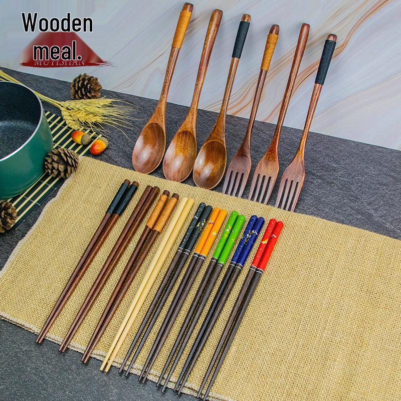 Camphorwood Three-Piece Cutlery Set: Chopsticks, Fork, and Spoon, Solid Wood, Portable and Individual Use.