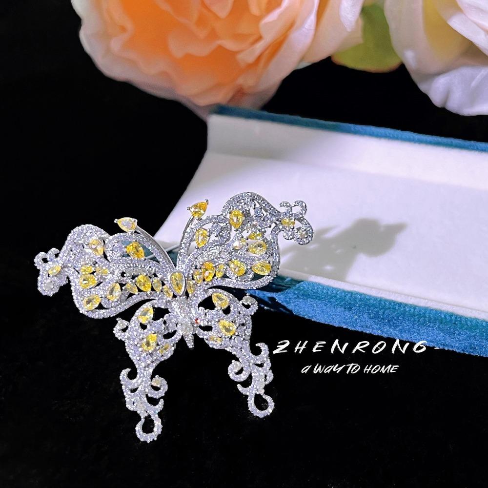 Luxury Butterfly Ring for Women Elegant Emerald Two Way Brooch Necklace Vintage Court Style Jewelry