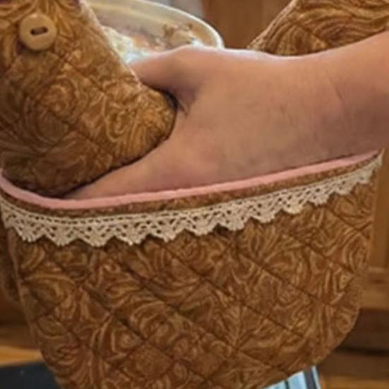 1Pc Chicken-Shaped Oven Mitts Heat Resistant Kitchen Gloves with Non-Slip Grip Cute Farmhouse Style Decor Gift for Rooster Enthusiasts