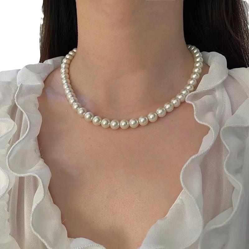 French Light Luxury Small Fragrance Basic Textured High-Quality Glass Pearl Necklace Collarbone Chain Women'S Neck Chain Simple