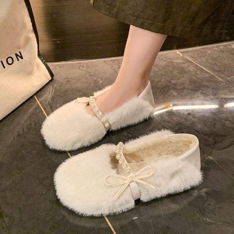 Xiaoxiangfeng fluffy shoes are worn outside winter with velvet white Doudou shoes, new warm cotton shoes.