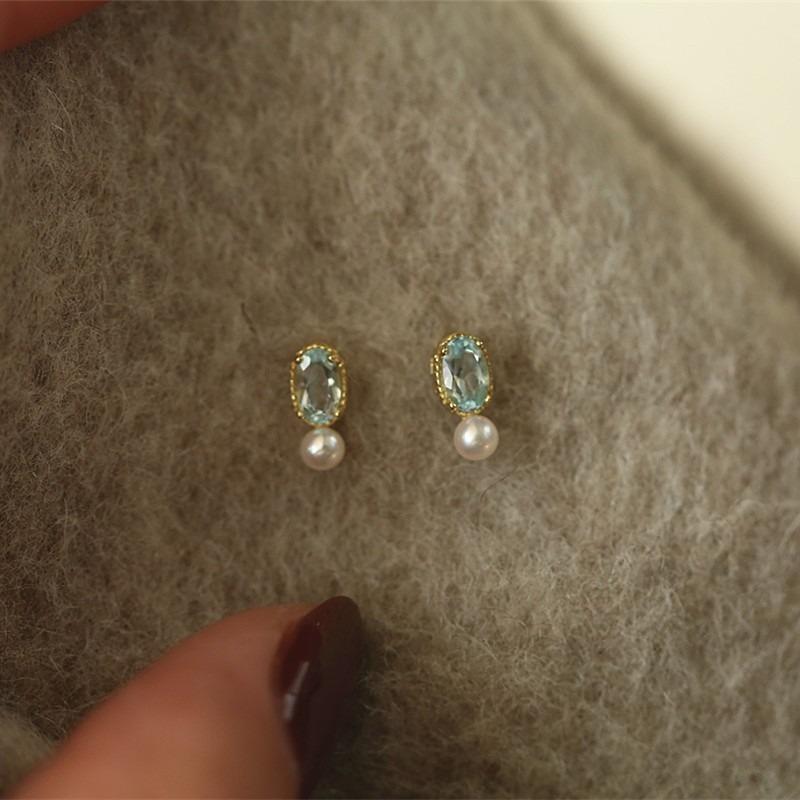 Pearl Earrings Women's High-end Earrings Ear Jewelry High-end Stud Earrings Niche Design Light Luxury