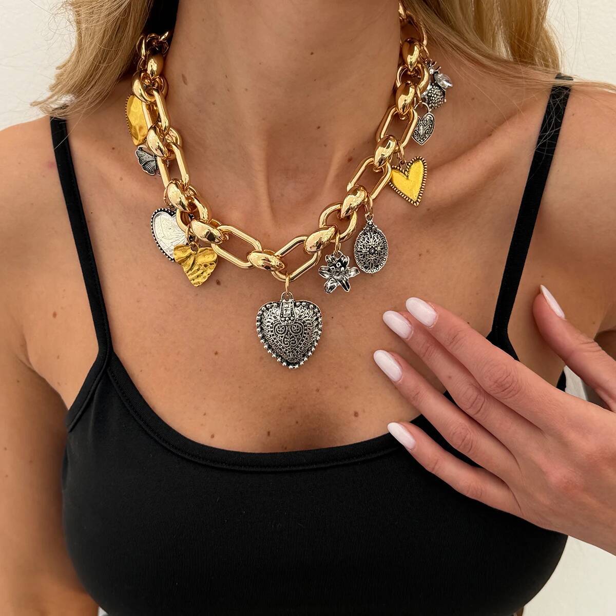 

Ingemark Vintage CCB Thick Metal Chain Choker Necklace for Women Punk Flower Love Heart Pendant Necklace Fashion Jewelry Gifts