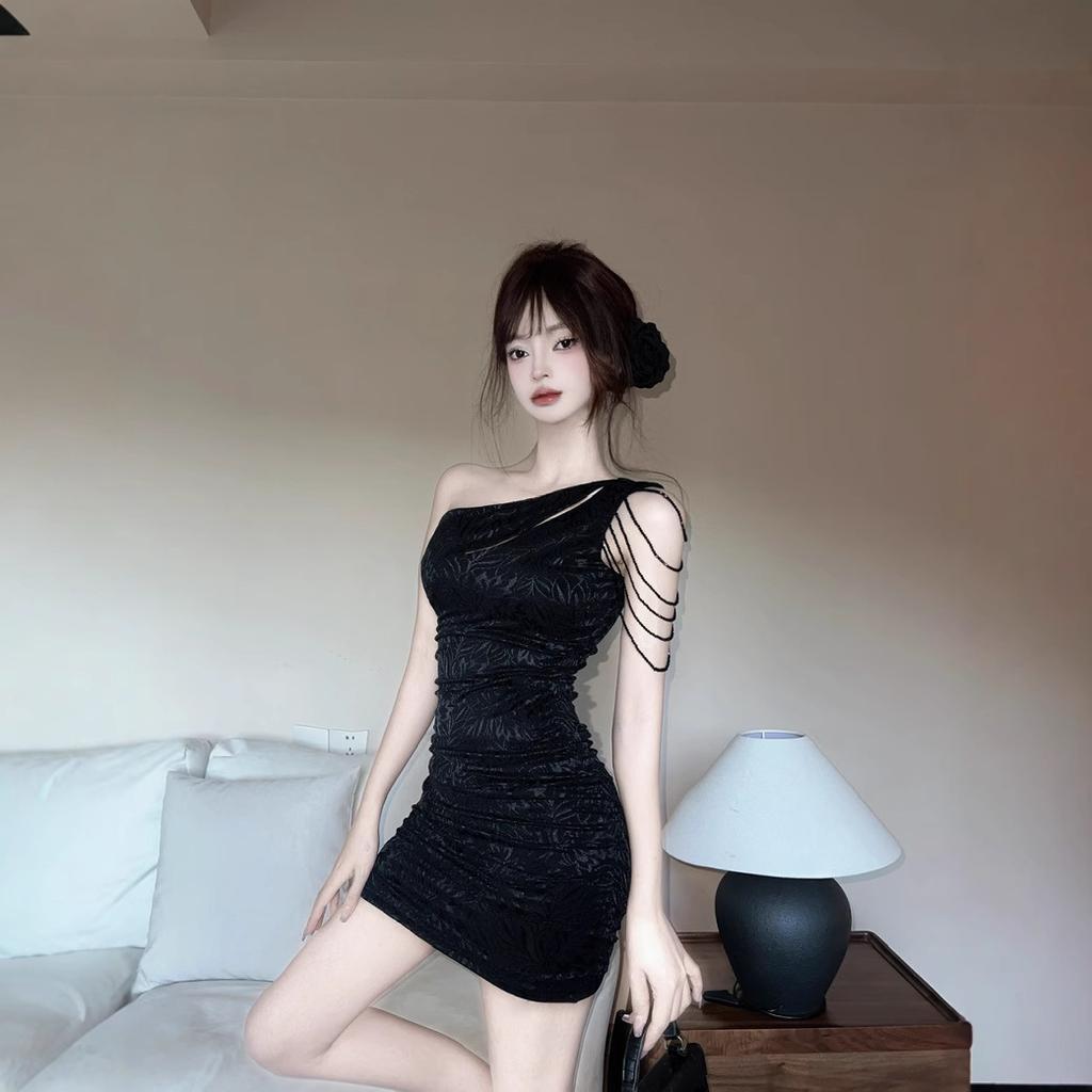 Night Shop Sexy Off-the-shoulder Evening Dress, Hip Wrap, Small Black Dress Inside, Waist and Thin, Single Shoulder Pure Desire Suspender Dress