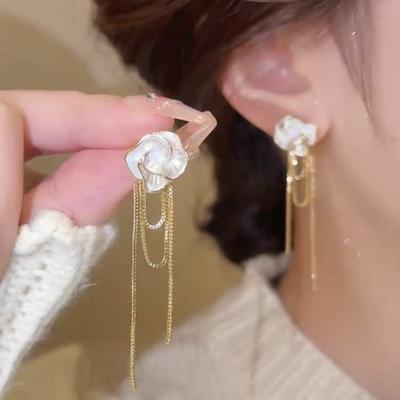 Französisch kamelie fransen ohrringe temperament zeigen gesicht dünne ohrringe frauen luxus design gefühl eine zwei tragen blume stud ohrringe