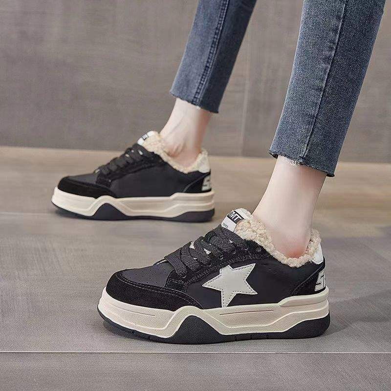 Little White Shoes New Velvet Casual Versatile Thick Baseplate Shoes 2025 Winter Korean Version Women's Shoes Stars