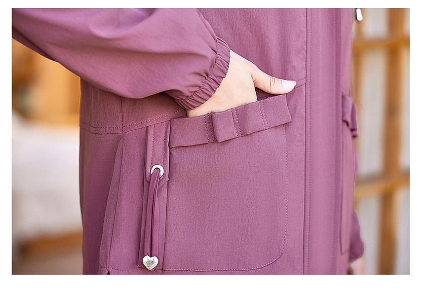 Mother's Spring/Autumn 2026 Jacket for Women: Stylish, Loose-Fit, Hooded Top for Middle-aged and Elderly