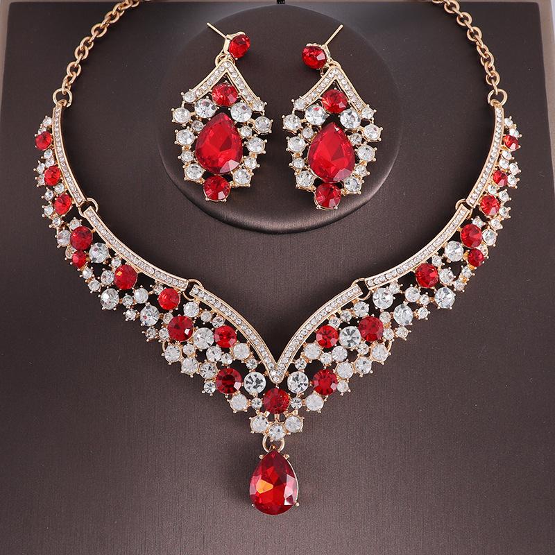 2026 Vintage Necklace Earrings Set Bridal Wedding Banquet Dress Accessories Exaggerated Luxury Crystal Accessories