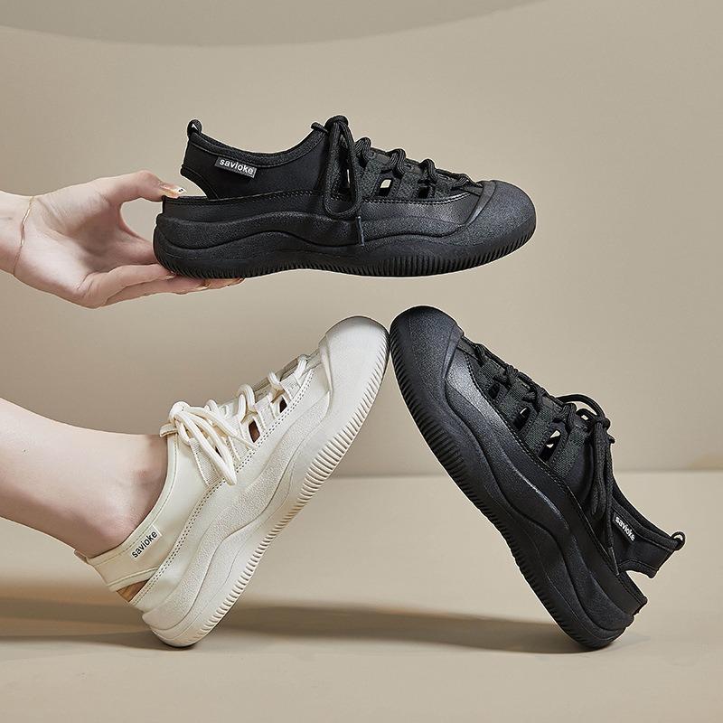 New Style of Perforated Canvas Shoes for Students Flat and Breathable with Half Support