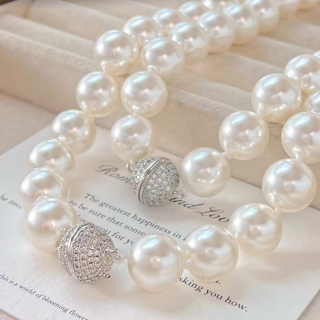 Vintage 12Mm High Quality Diamond Ball Buckle Faux Ao White Pearl Necklace Clavicle Chain