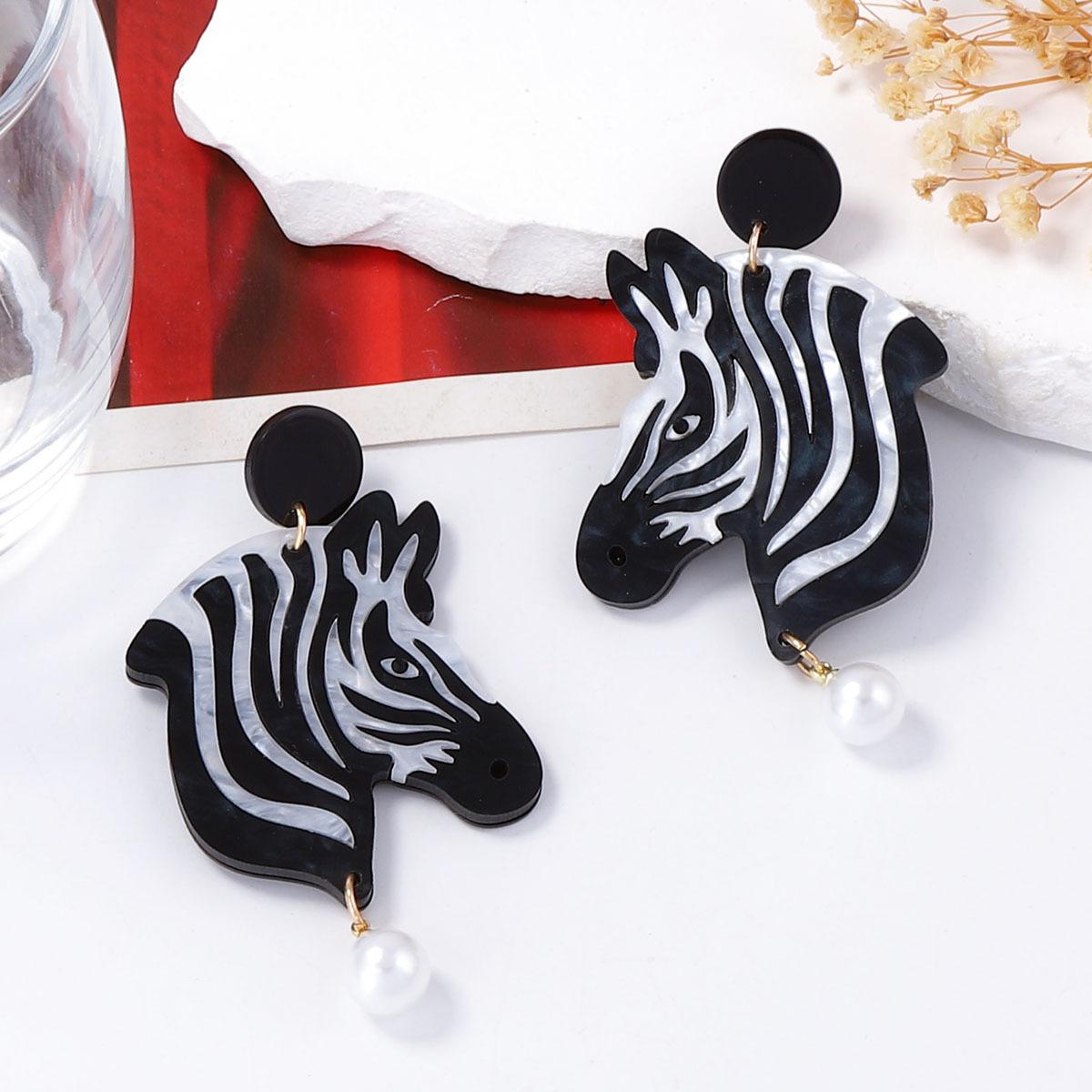 

Digadagu Metal Acrylic Plate Zebra Animal Dangle Earrings New Women s Simple Exaggerated Earrings Daily Zircon Accessories чёрный