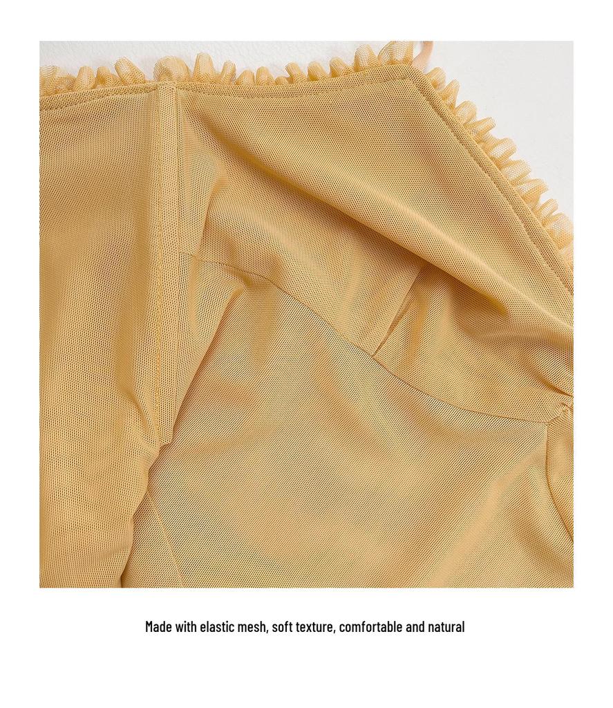 Elegantes Fischgräten-Netzkleid im französischen Stil: Eng anliegendes Abendkleid mit Trägern
