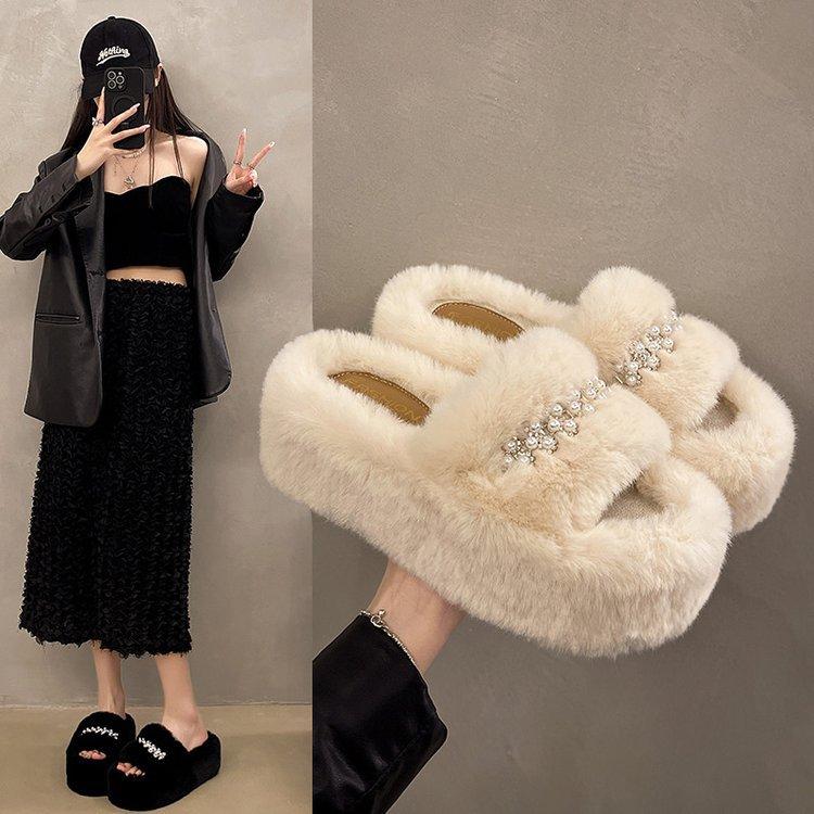 Internet celebrity pearl word fluffy slippers women wear 2025 new autumn and winter fairy wind plush cotton slippers