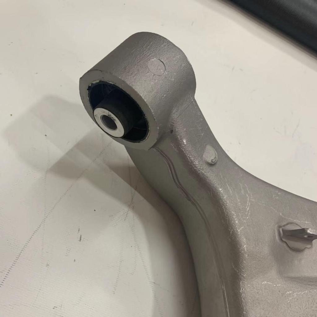 Right Swing Arm Control for BMW 7 Series E65/E66/E67 (Part 33326753108)