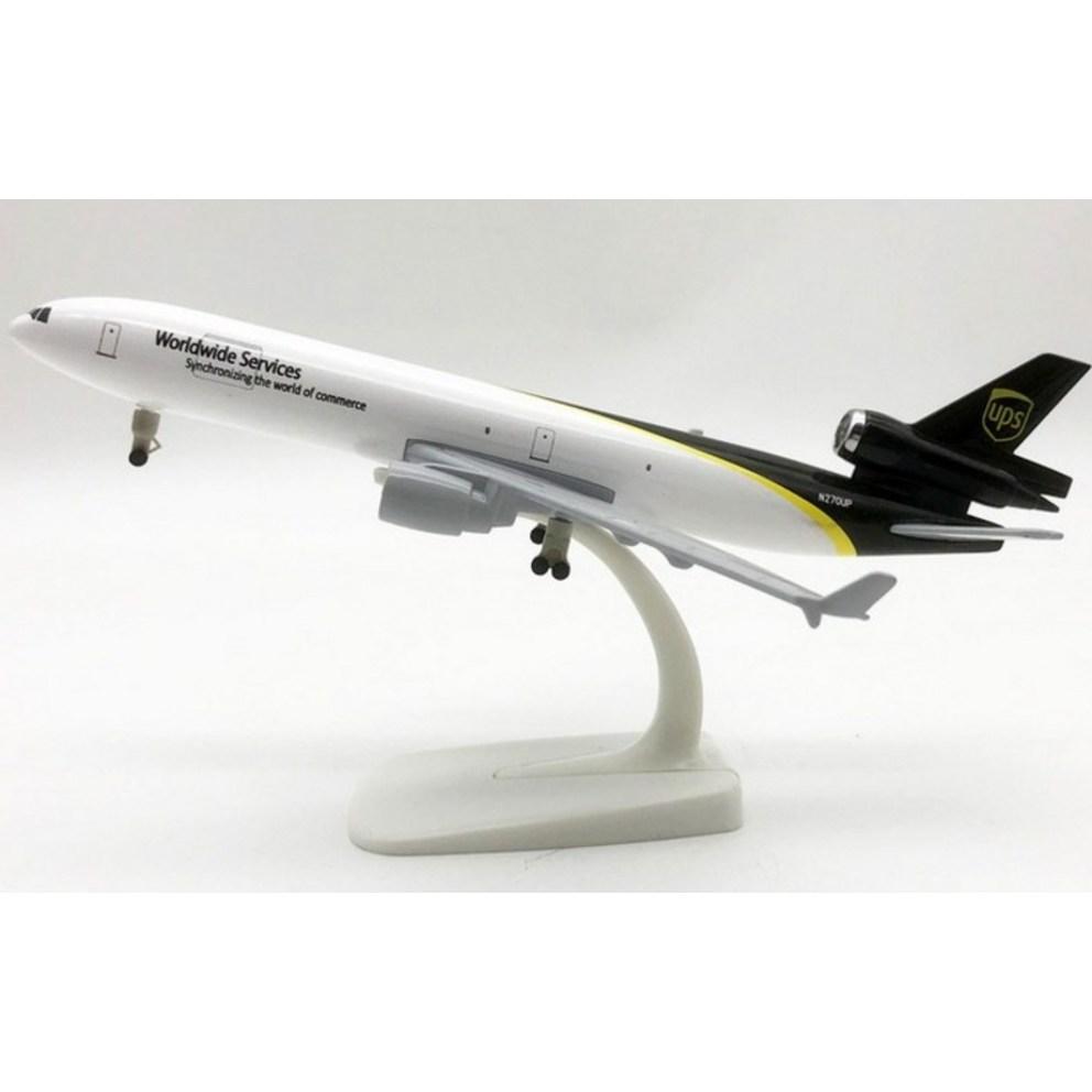 1:300 Scale UPS MD-11 Model Aircraft (20cm)
