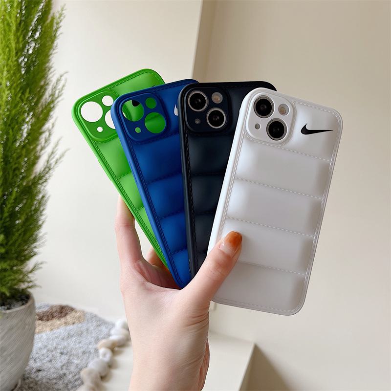 Stylový zavěšovací obal pro Apple 14Pro Max, iPhone 15, 13/12/11 tekutý obal s ochranou proti pádu.