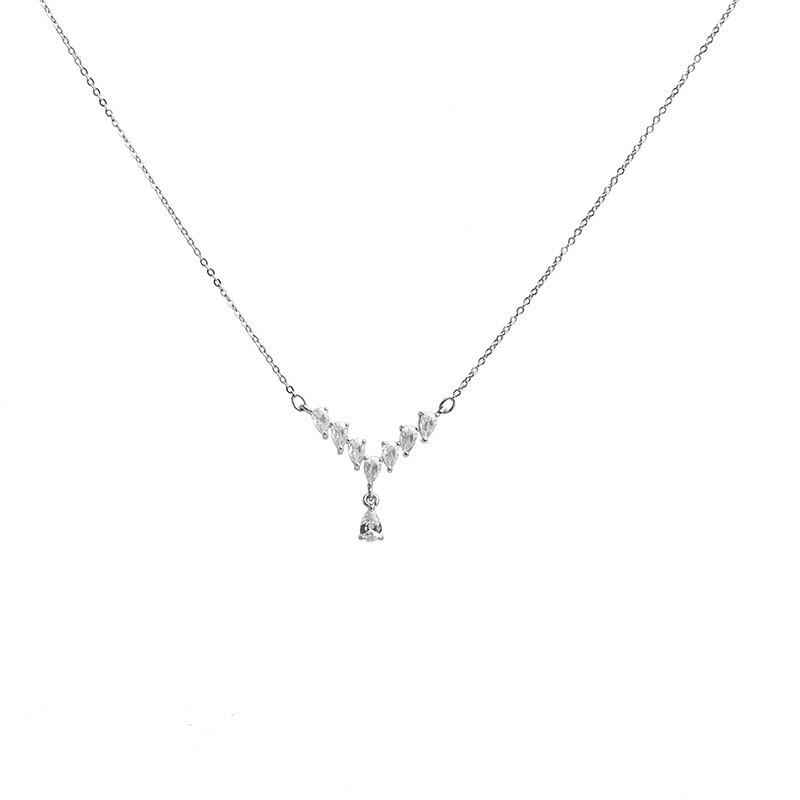 Exquisite V-Shaped Zirconia Clavicle Necklace – Sparkling, Fairy-Inspired Accessories for Women