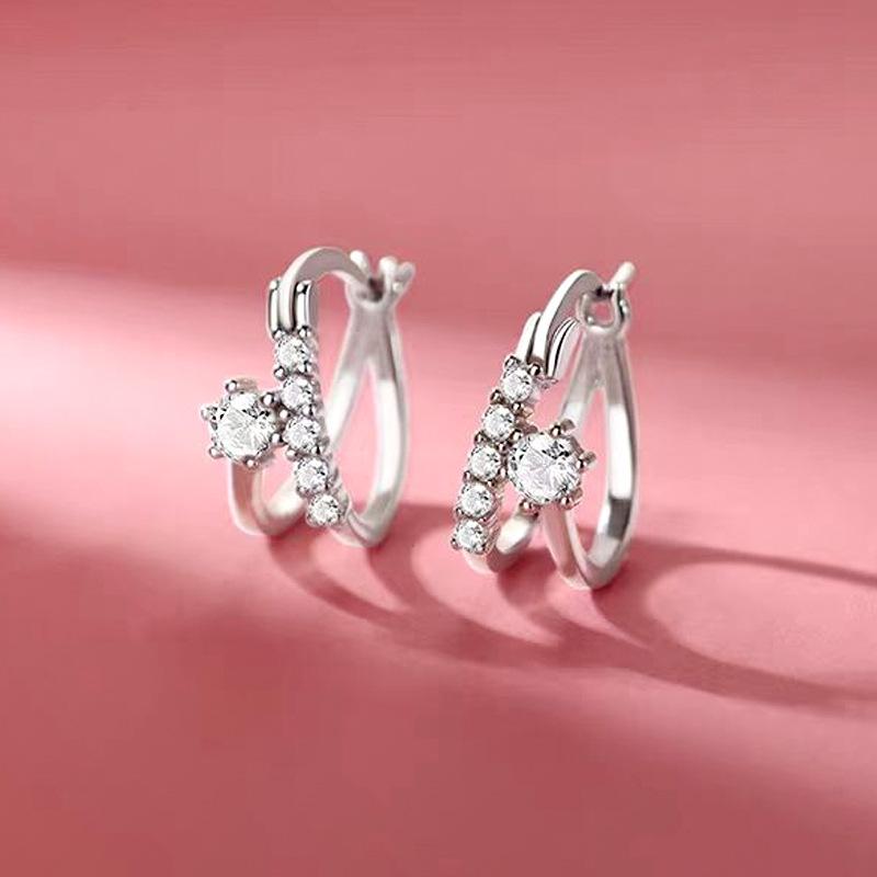 

New minimalist, compact and exquisite earrings with a female personality and a niche temperament білий